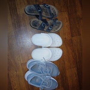 3 pair of size 4y shoes